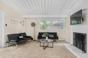 Entire 3br House with Playground Tent